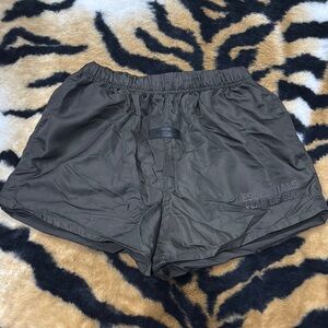 ESSENTIALS ACTIVE SHORTS